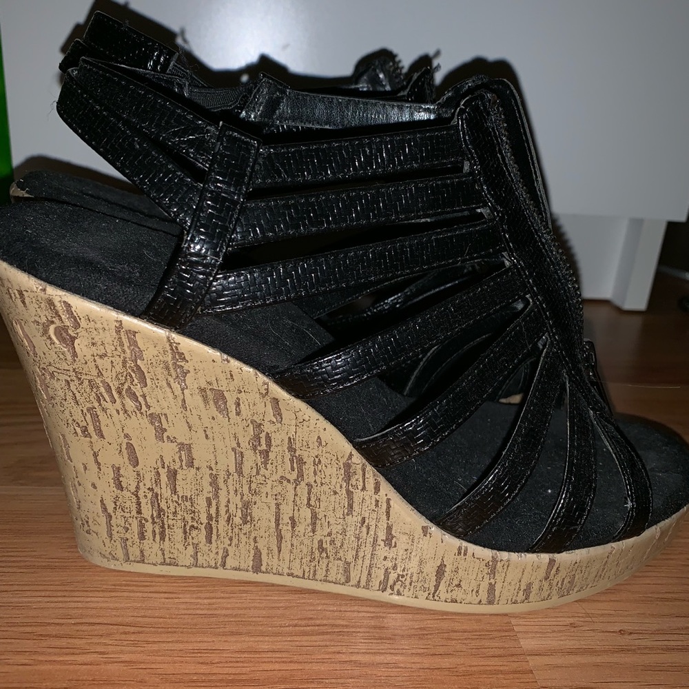 Aerosols Black Wedges